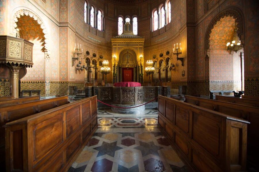 Florence: Synagogue and Jewish Museum Entry Ticket - Start in the garden, then take in the prayer hall