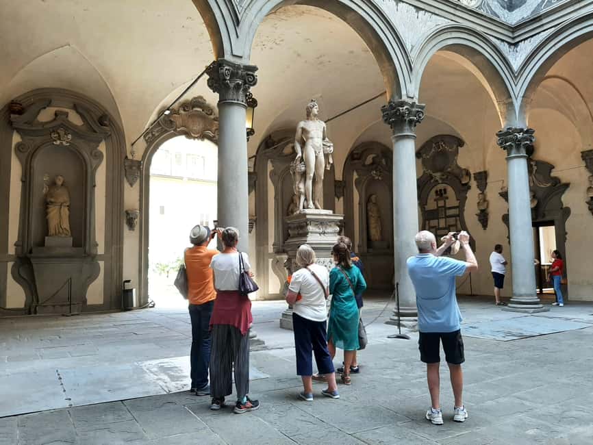 Florence: The Medici Experience Tour - Following the Medici story into Florence