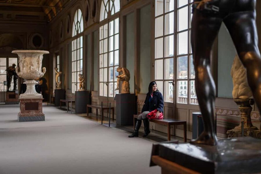 Florence: Timed Entry to Uffizi with Optional Audio Guide - Following Renaissance art through the galleries