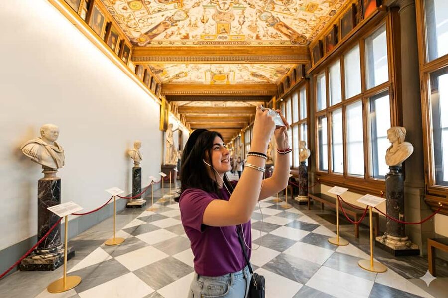 Florence: Timed Entry to Uffizi with Optional Audio Guide - What the separate entrance changes