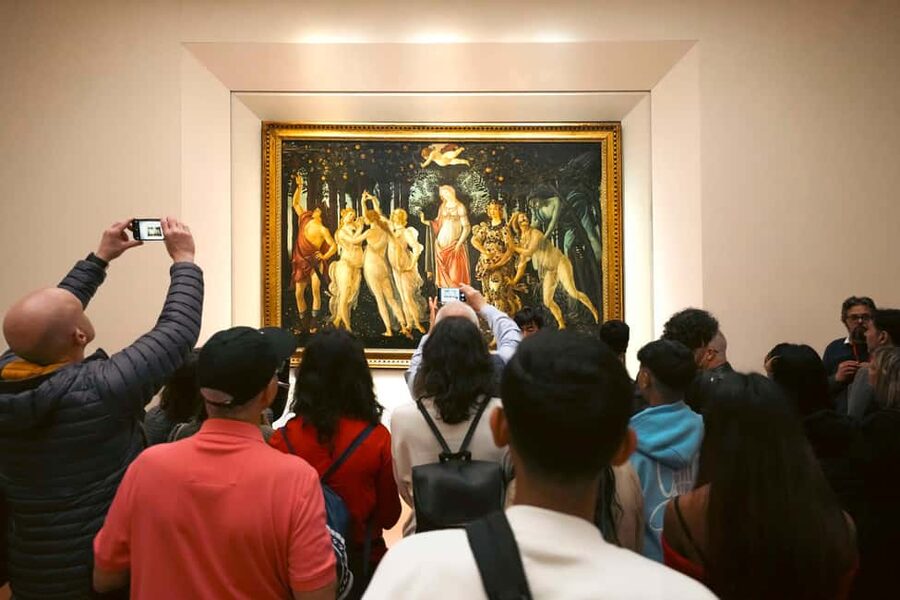 Florence: Uffizi Gallery Reserved-Entry VIP Tour - Staying after the guided visit