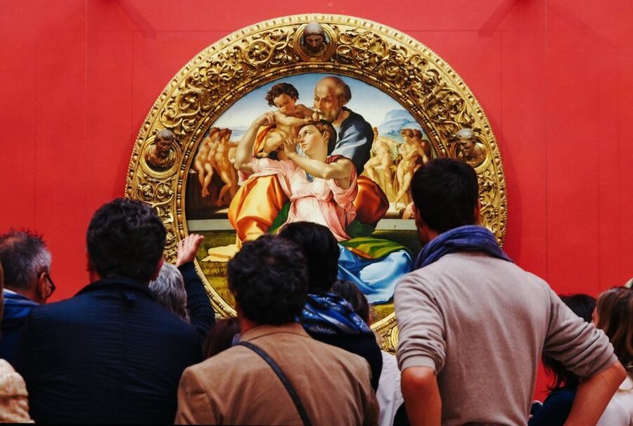 Florence: Uffizi Priority Ticket & Masterpieces Audio App - Meeting your host and entering the Uffizi