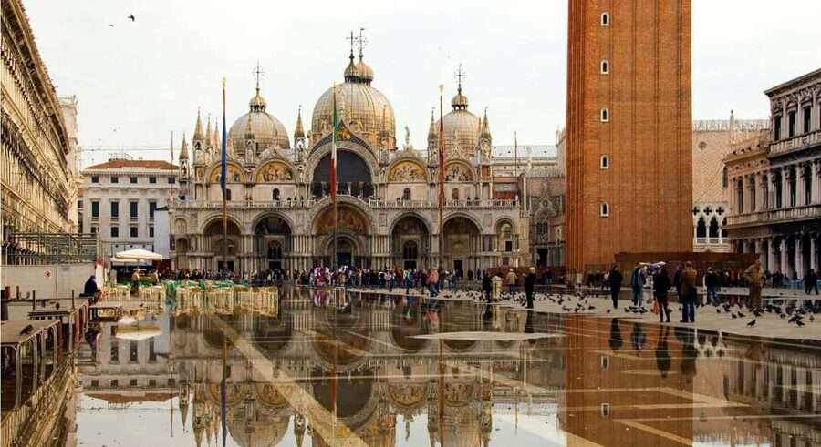 From Florence: Explore Venice in a Full Day Tour by Train - The train makes Venice possible in one day