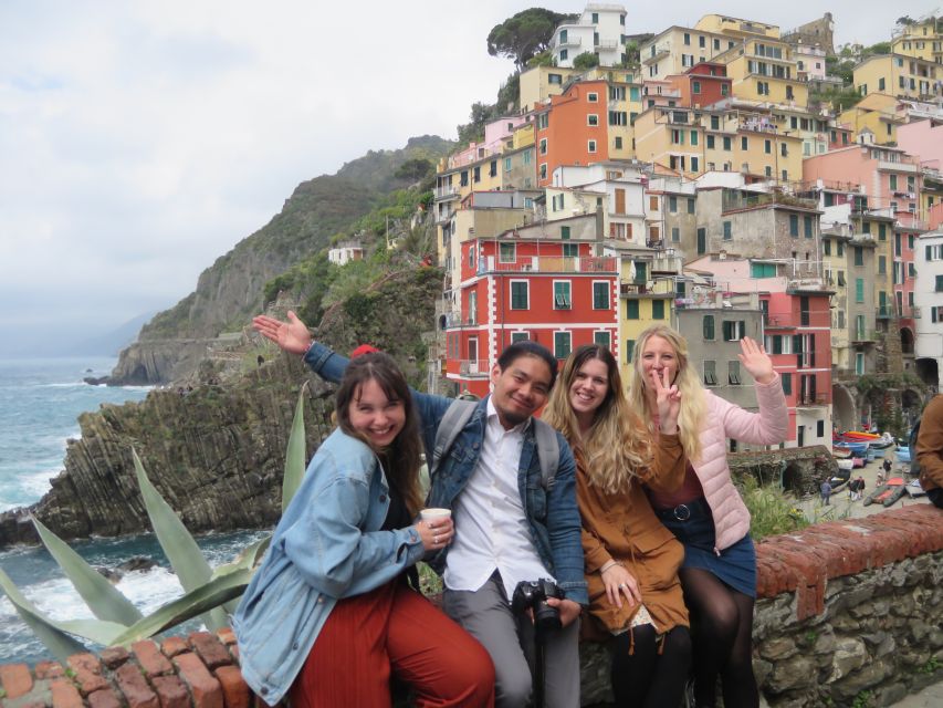 From Florence: Pisa and Cinque Terre Day Tour - Small Group - What the guide adds