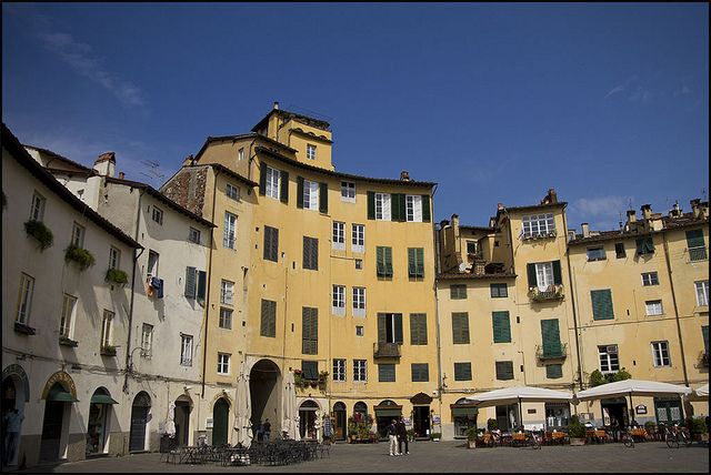 From Florence: Pisa & Lucca Day Tour with Buccellato Tasting - A nine-hour outing from Florence