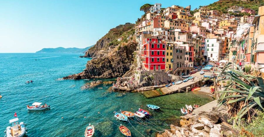 From Florence: Seaside Beauty Day Trip to Cinque Terre - Riding the train between villages