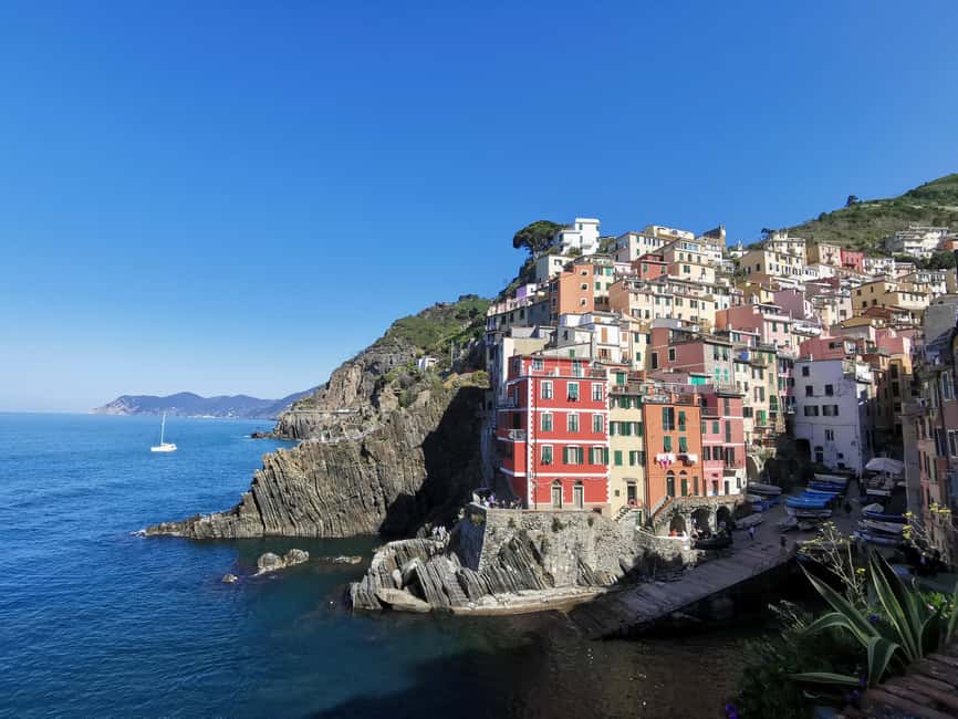 From Florence: Small-group to Cinque Terre and Pisa Day Tour - Florence to the Ligurian coast in one day