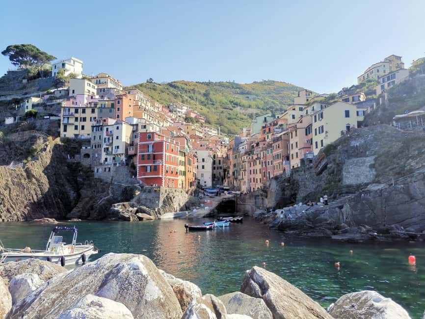 From Florence: Small-group to Cinque Terre and Pisa Day Tour - Riomaggiore’s lanes and pebble beach