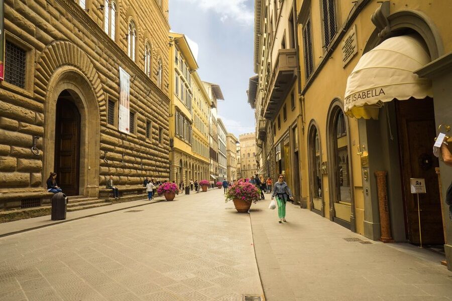 From Rome: Discover Florence & Pisa in a Full-Day Trip - Florence: a compact walk through the center
