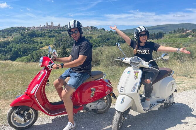 From San Gimignano: Tuscany Vespa Tour, Lunch & Wine Tasting - The final ride and return to the office