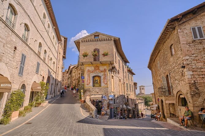 Heart of Italy Day Trip: Visit Perugia and Assisi from Florence - Starting the day from Florence