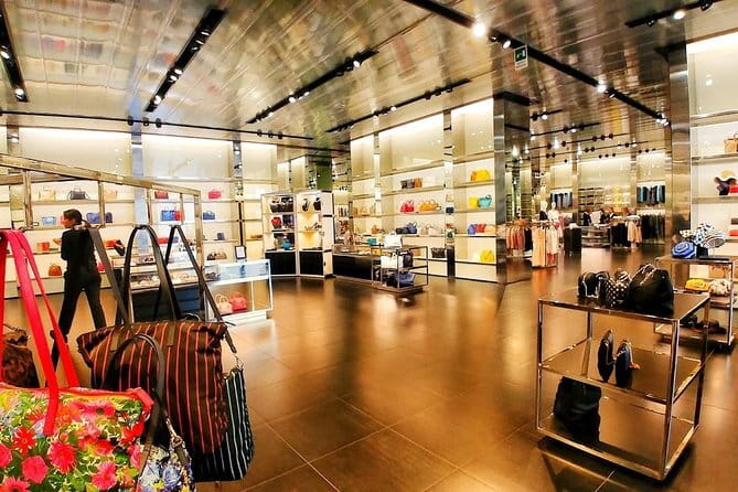 Luxury Shopping Experience: Private Chauffeur to The Mall & Prada - FAQ