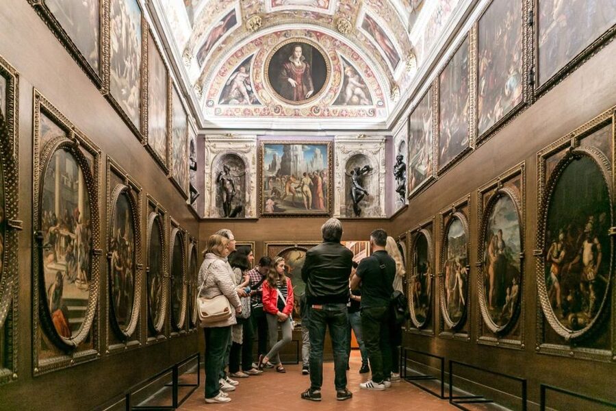 Palazzo Vecchio: Skip-the-Line Entry and Secret Passage Tour - At a glance