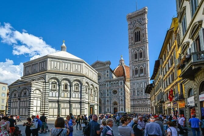 Pisa and Cinque Terre Day Trip from Florence in a Small Group - Manarola: the final coastal stop