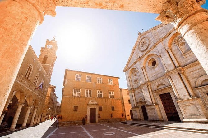 Pisa, Siena and San Gimignano Day Trip with Lunch & Wine Pairing - San Gimignano: towers, lanes and a short free hour