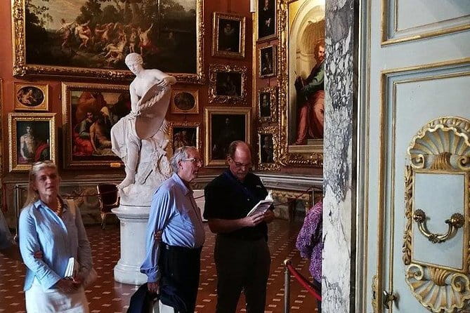 Pitti Palace, Palatina Gallery and the Medici: Arts and Power in Florence. - What the palace rooms do, and do not, show