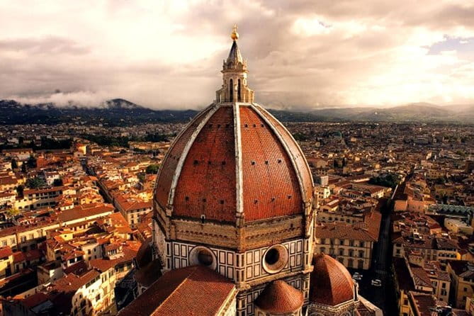 Premium Small-Group Uffizi Tour - Crowds, group size, and keeping up