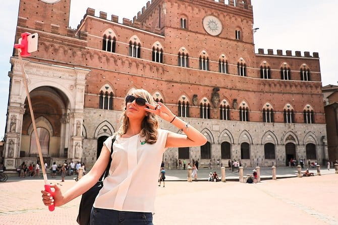 San Gimignano, Siena, Monteriggioni, Chianti Day Trip with Lunch & Wine Tasting - Monteriggioni: a walled village, when the season allows