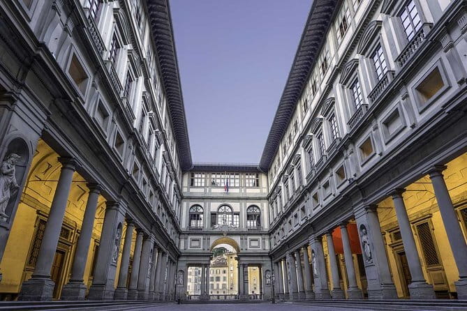 Skip the Line: Uffizi Gallery Ticket in Florence - Arriving at Vasari’s U-Shaped Palace
