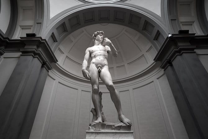 Small Group Uffizi & Accademia Museum with Walking Tour - The Uffizi: a guided route through a big collection