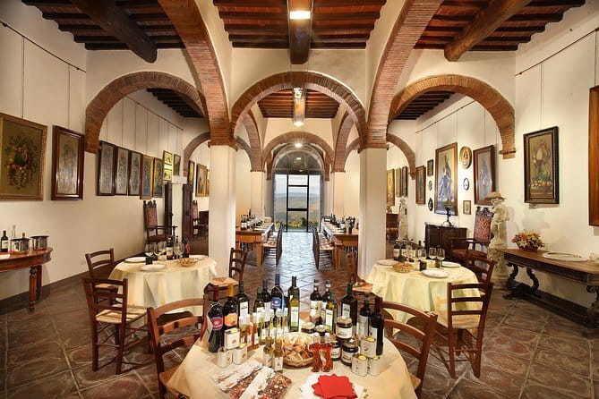 Small-Group Wine Tasting Experience in the Tuscan Countryside - How the pace and group size shape the day