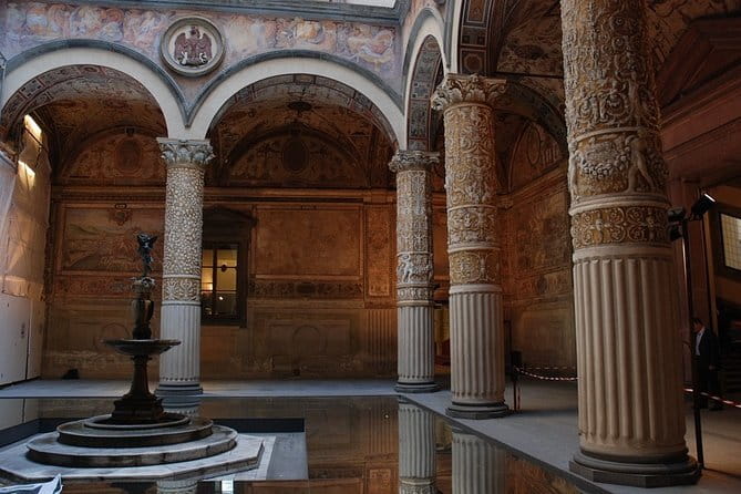 The Best of Florence Walking Tour in a Small Group - Piazza della Signoria and Florence’s civic heart