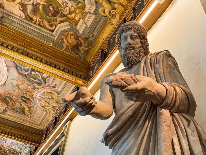 The Uffizi Gallery Florence Small group Guided tour - Entering the Uffizi With Pre-Booked Tickets