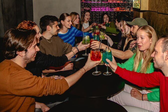 Tipsy Tour: Guided Bar Crawl In Florence with Dark History - What to know before you book