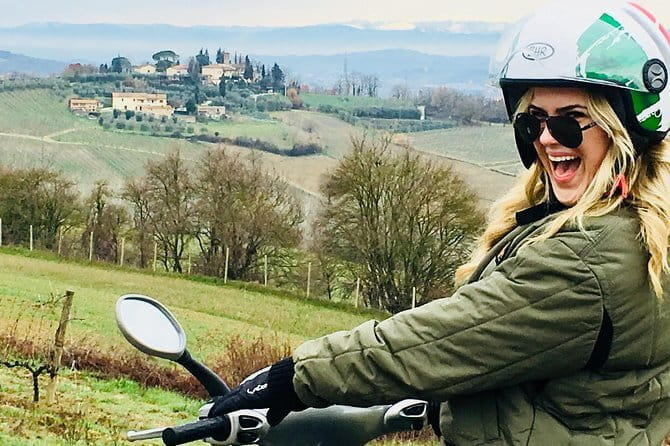 Tuscany Vespa Tour from Florence with Wine Tasting - Exploring San Gimignano on foot