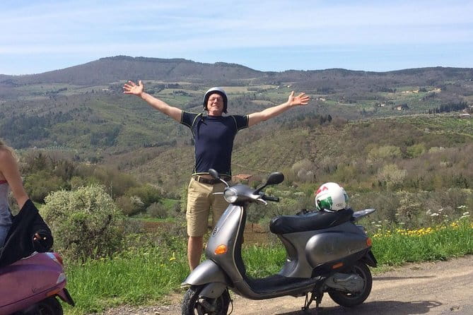 Tuscany Vespa Tour: Lunch & Wine Tasting, Countryside Roads - Riding Past Vineyards and Villas