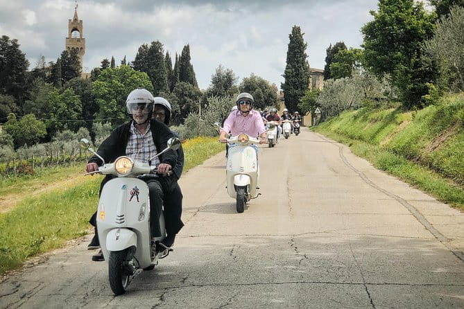 Tuscany Vespa Tours Through the Hills of Chianti - Getting comfortable on a Vespa