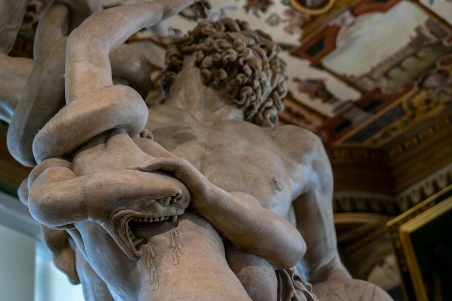 Uffizi Skip-the-Line Entry Ticket and Digital Audio Guide - Entering the Uffizi without the ticket-purchase queue